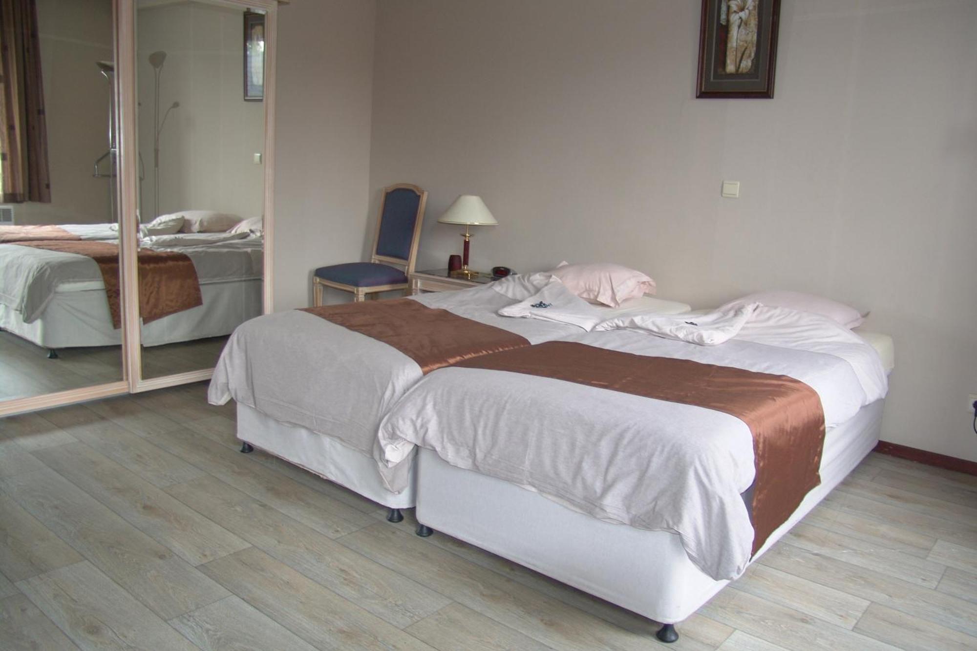 Ambassador Suites แอนต์เวิร์ป ภายนอก รูปภาพ