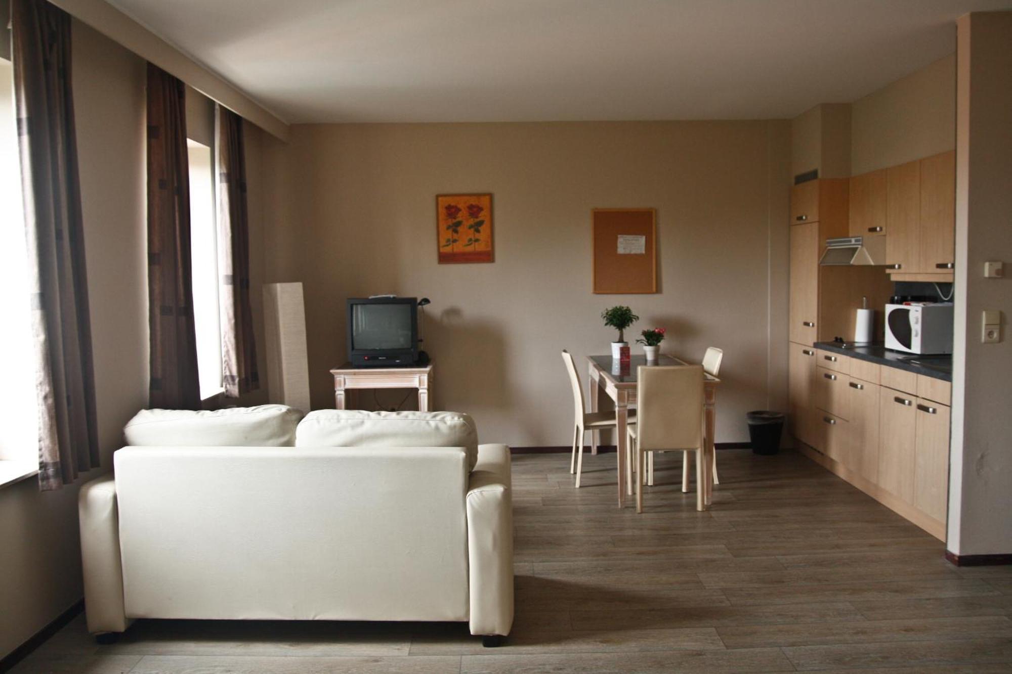 Ambassador Suites แอนต์เวิร์ป ภายนอก รูปภาพ
