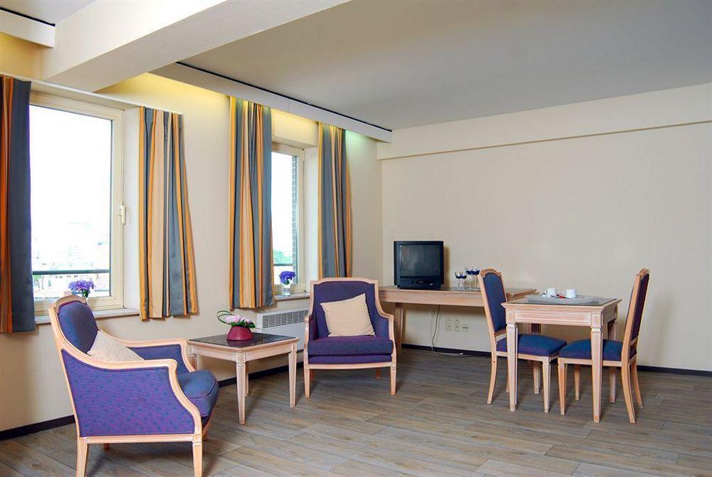 Ambassador Suites แอนต์เวิร์ป ภายนอก รูปภาพ