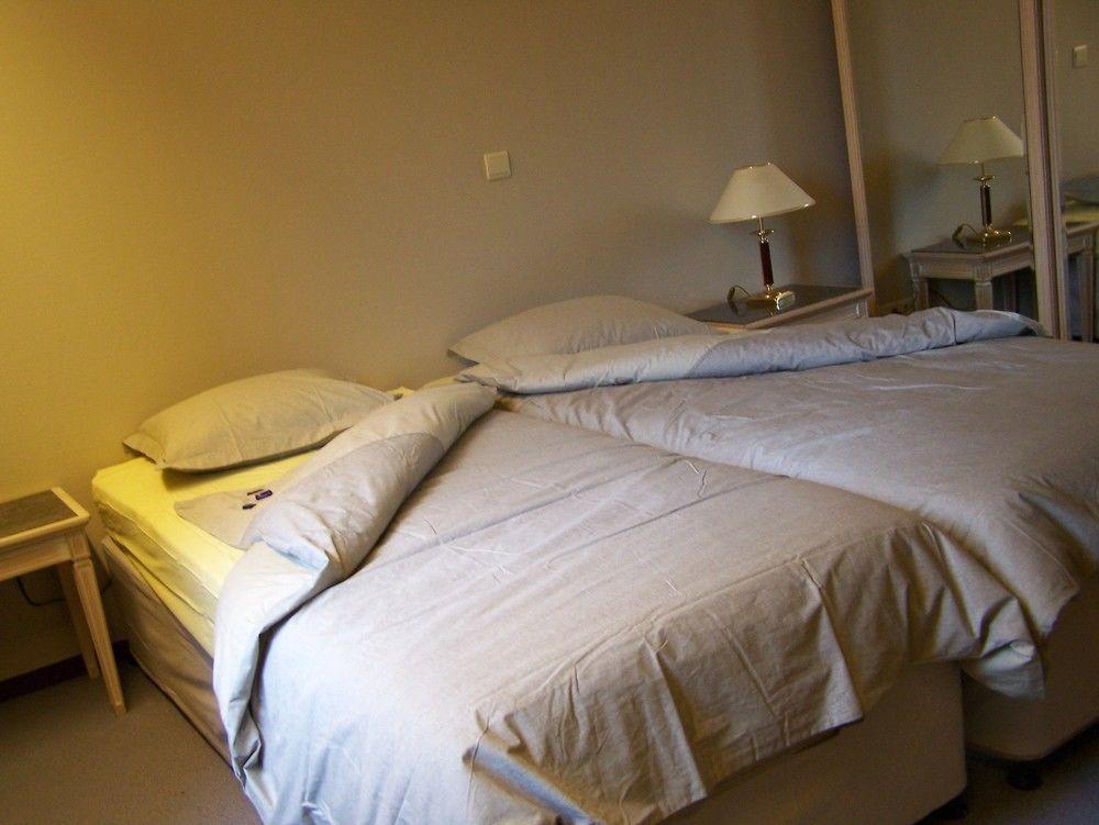 Ambassador Suites แอนต์เวิร์ป ภายนอก รูปภาพ