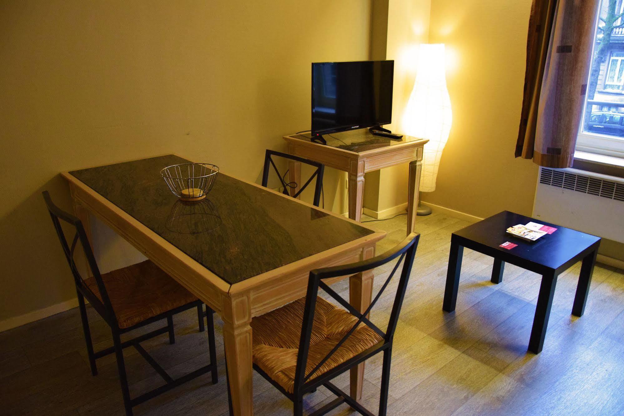 Ambassador Suites แอนต์เวิร์ป ภายนอก รูปภาพ