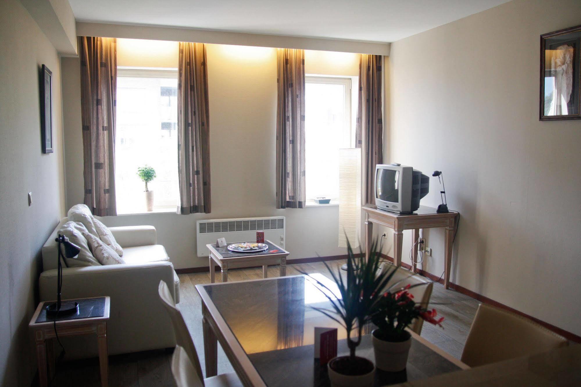 Ambassador Suites แอนต์เวิร์ป ภายนอก รูปภาพ