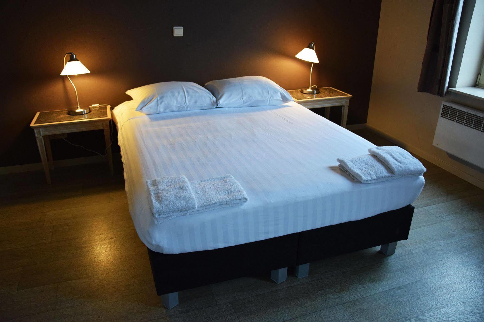 Ambassador Suites แอนต์เวิร์ป ภายนอก รูปภาพ